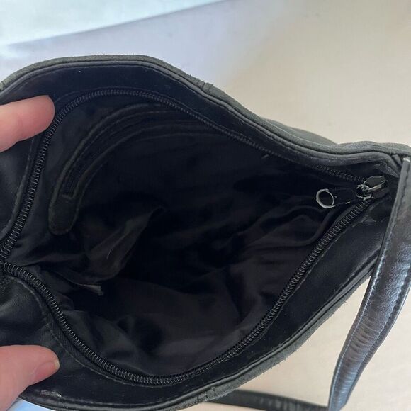 Vintage Black Leather Crossbody Bag - Picture 3 of 8